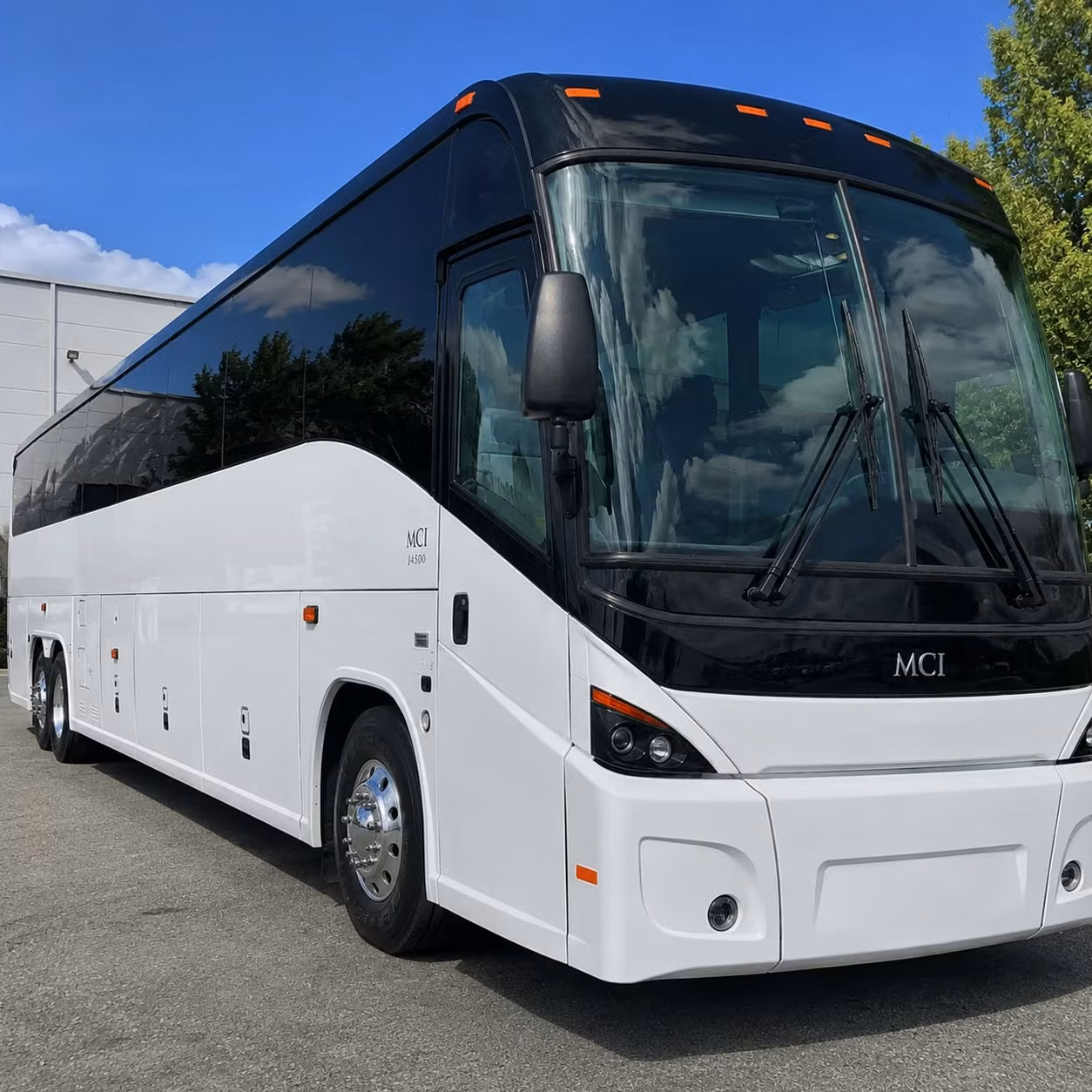 hotel and resort airport shuttle coordination in san marcos