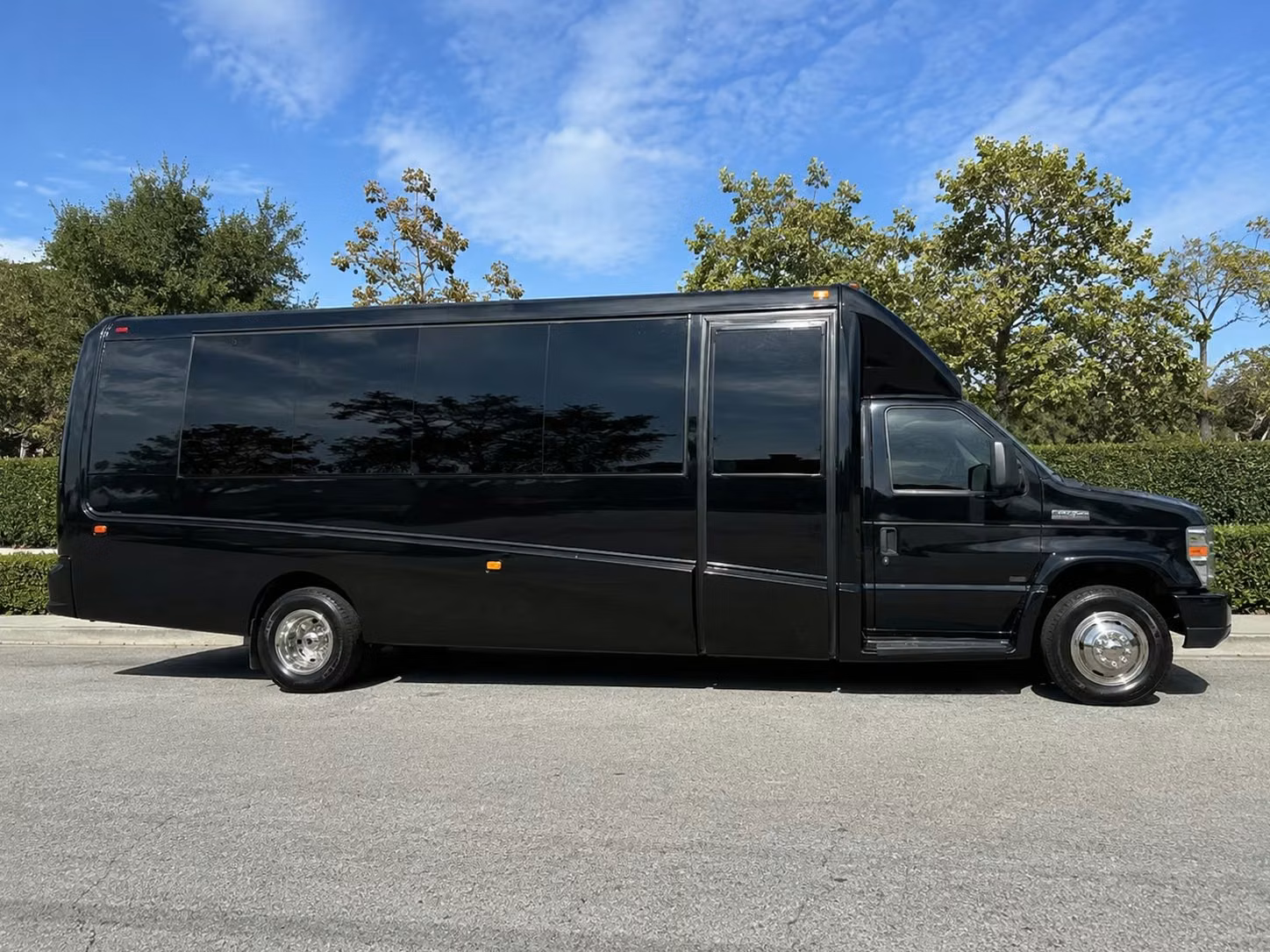 minibus rentals in san marcos keep smaller prom groups together all night